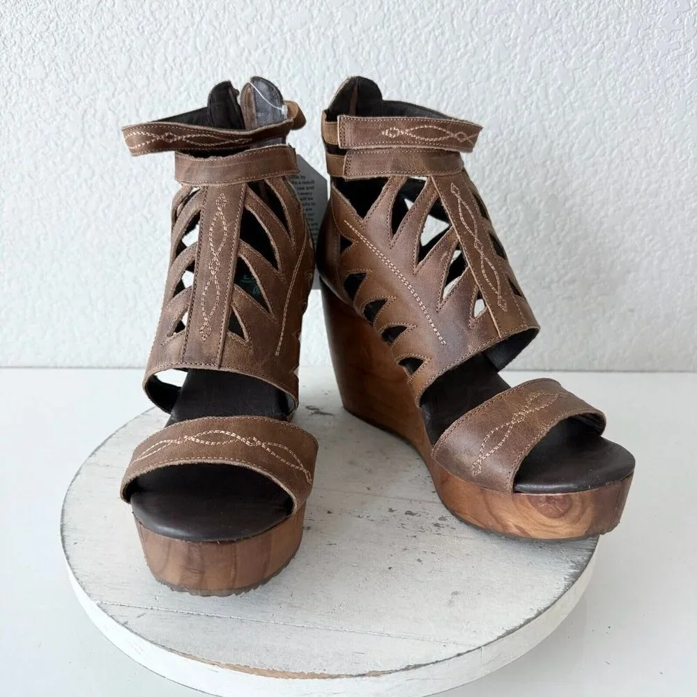 NEW Lane Boots BECCA Womens Brown Wedges Sz 9.5 Western Sandals Cowgirl Leather - Picture 2 of 12